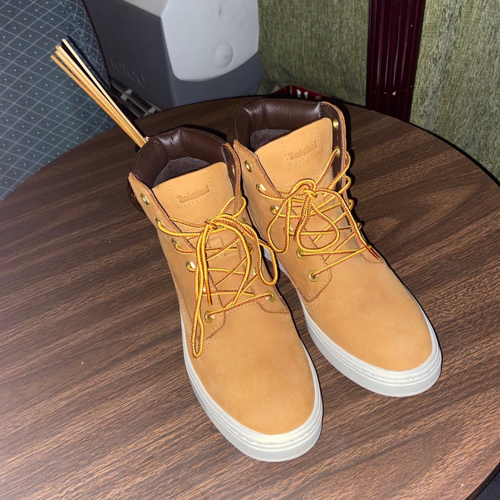 Timberlands NWOT❤️
